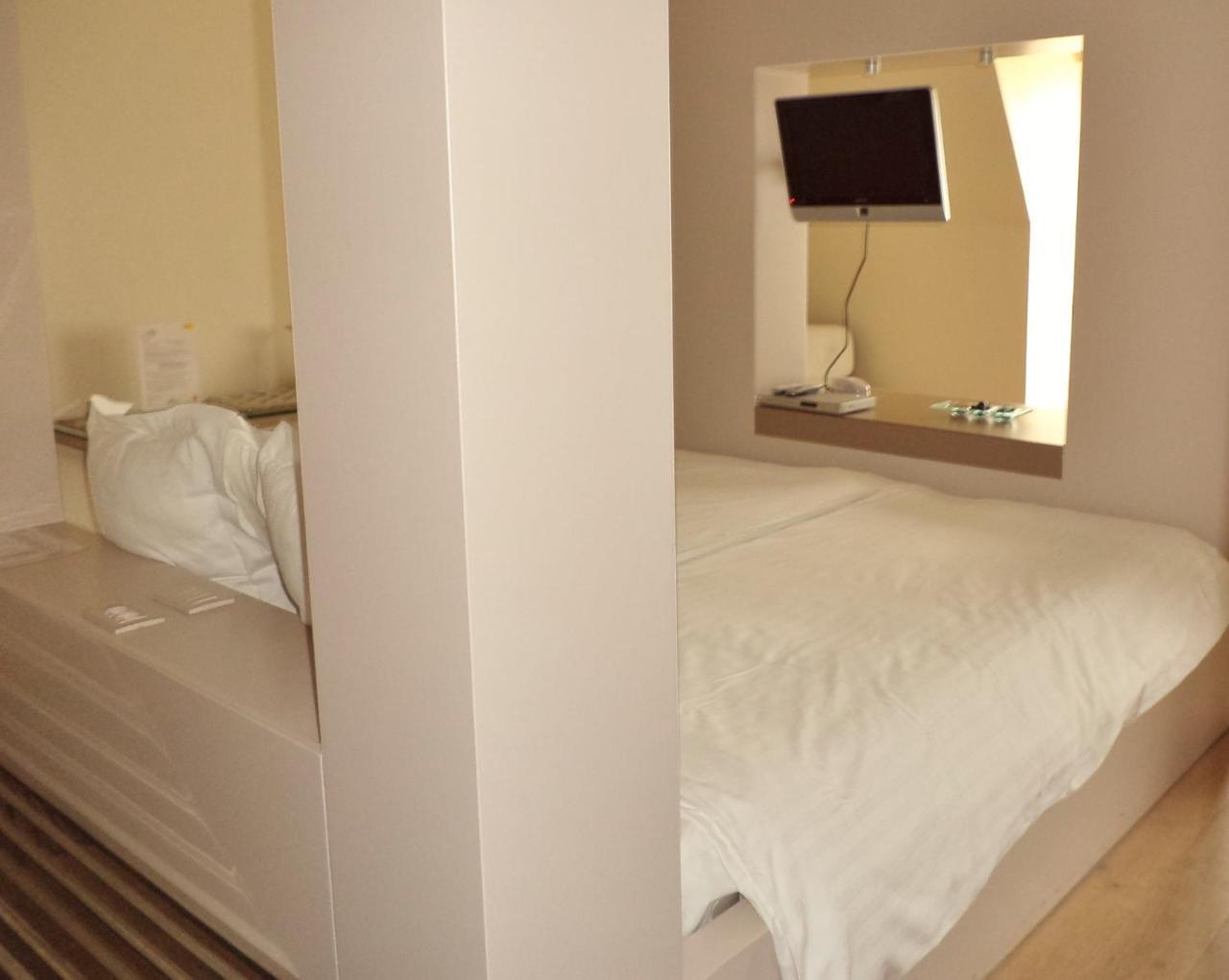 Hotel Recour Poperinge Exteriör bild